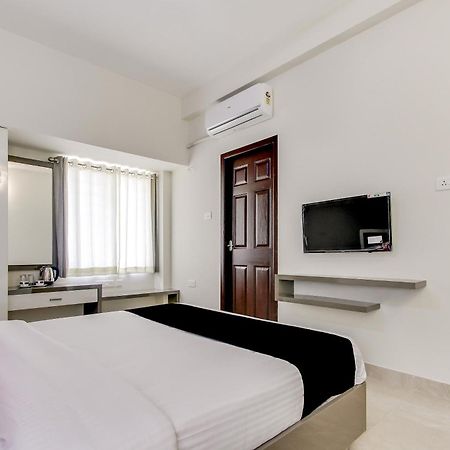 Capital O New Paradise Inn Irugur ภายนอก รูปภาพ