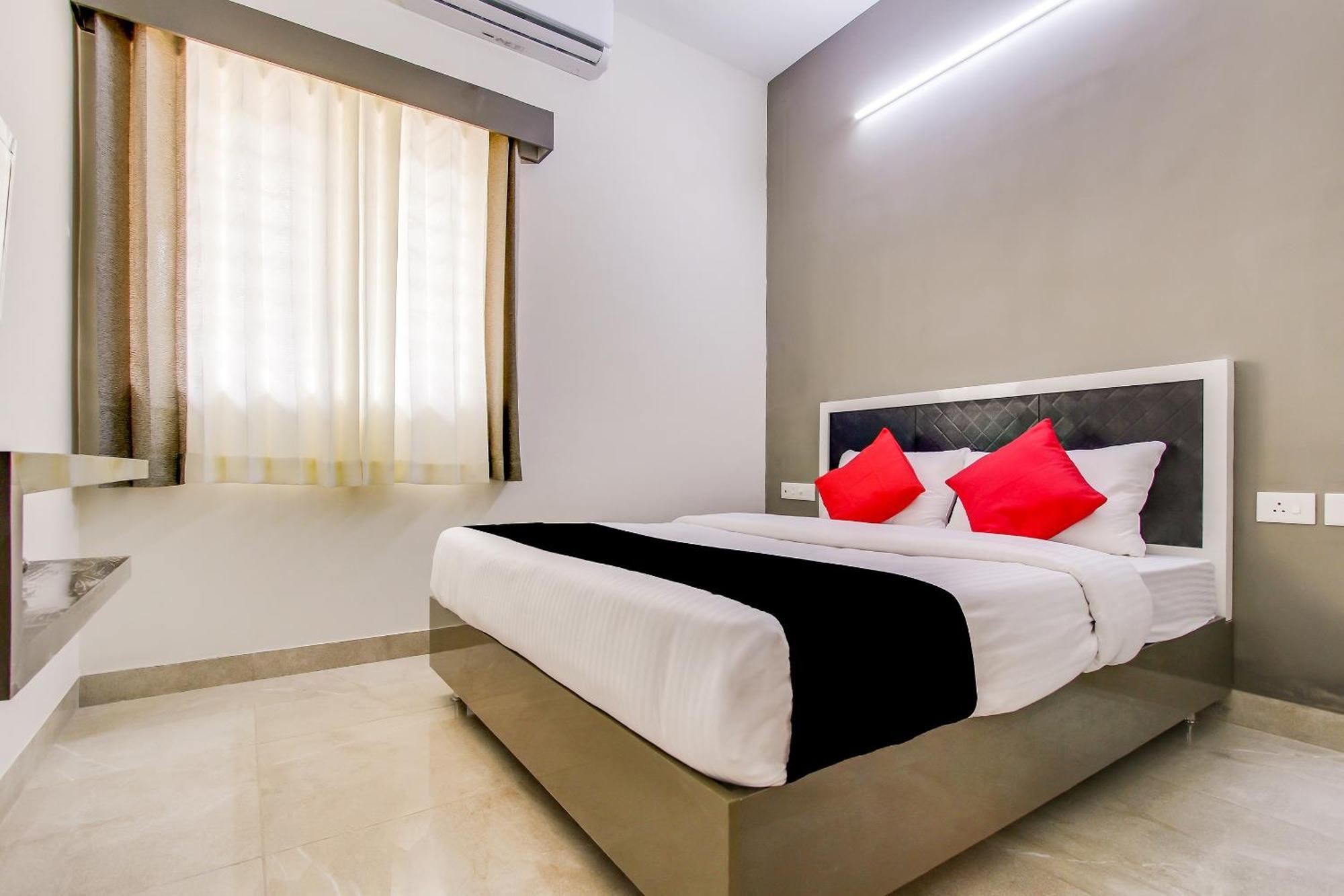 Capital O New Paradise Inn Irugur ภายนอก รูปภาพ