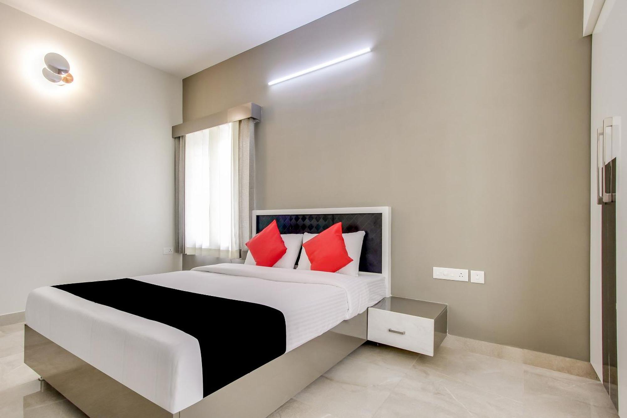 Capital O New Paradise Inn Irugur ภายนอก รูปภาพ