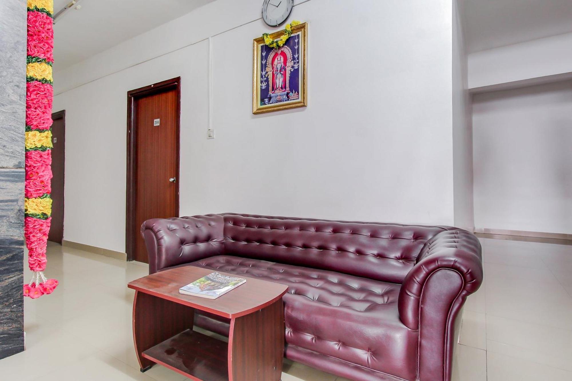 Capital O New Paradise Inn Irugur ภายนอก รูปภาพ